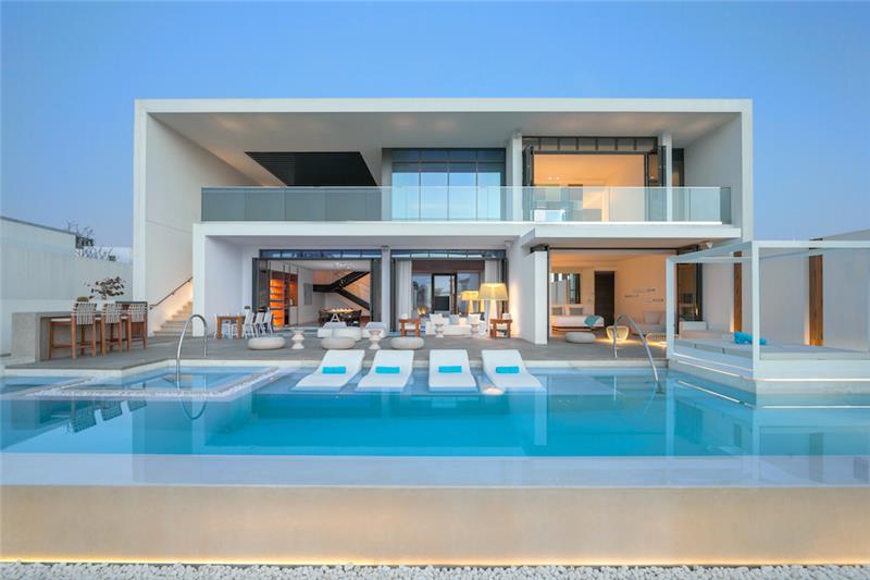 Luxury Villa Pool